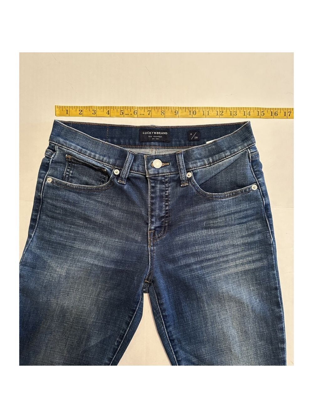 Lucky Brand Mid Rise Crop AVA Jeans Womens Size 6 / 28 Blue Denim Tapered Leg - Picture 7 of 16